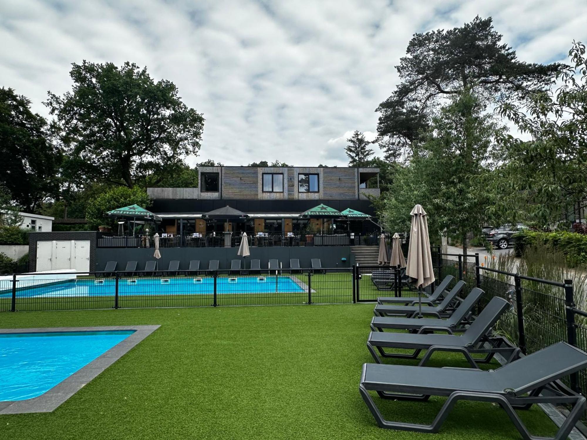 Sfeervolle Blokhut Op De Veluwe Op Recreatiepark Topparken In Beekbergen Met Vrije Tuin En Eigen Parkeerplaats ภายนอก รูปภาพ